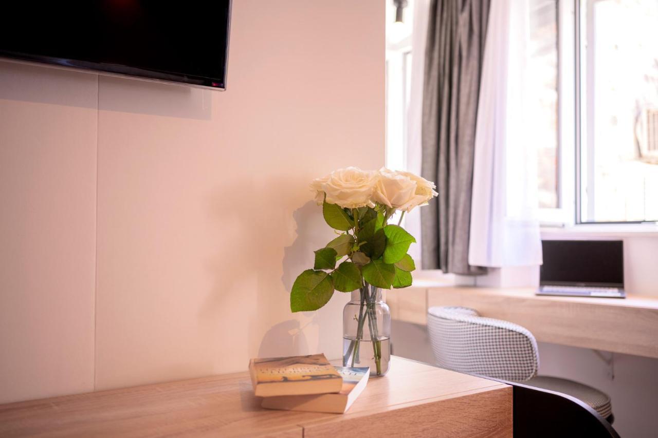Fingerprint Central Apartment 5 Min From Center & Beach Hvar Town Buitenkant foto