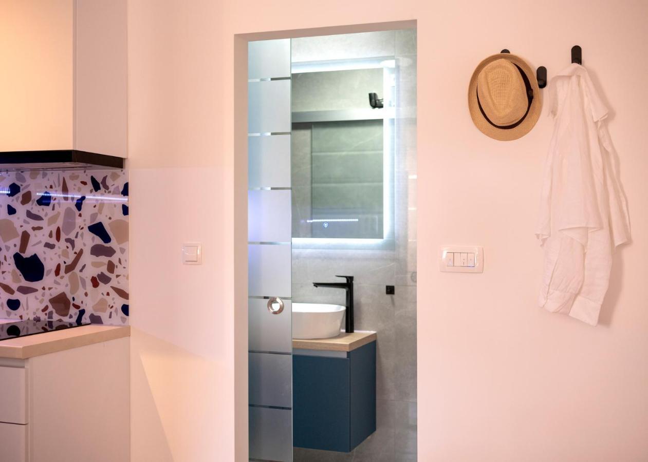 Fingerprint Central Apartment 5 Min From Center & Beach Hvar Town Buitenkant foto