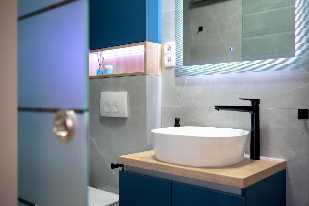 Fingerprint Central Apartment 5 Min From Center & Beach Hvar Town Buitenkant foto