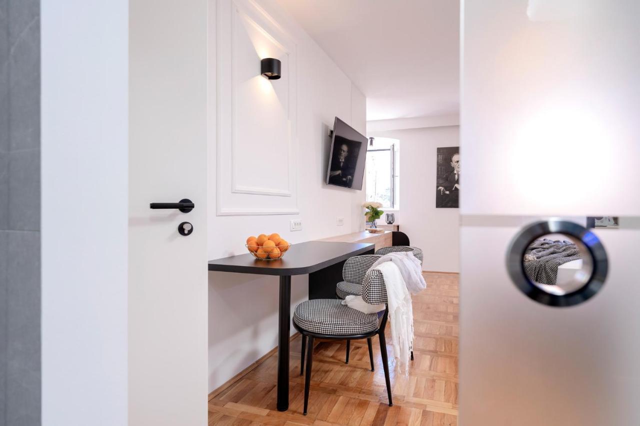Fingerprint Central Apartment 5 Min From Center & Beach Hvar Town Buitenkant foto